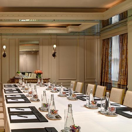 The Carlyle, A Rosewood Hotel New York Exterior foto