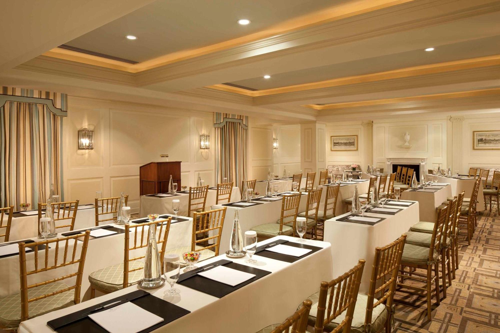 The Carlyle, A Rosewood Hotel New York Exterior foto
